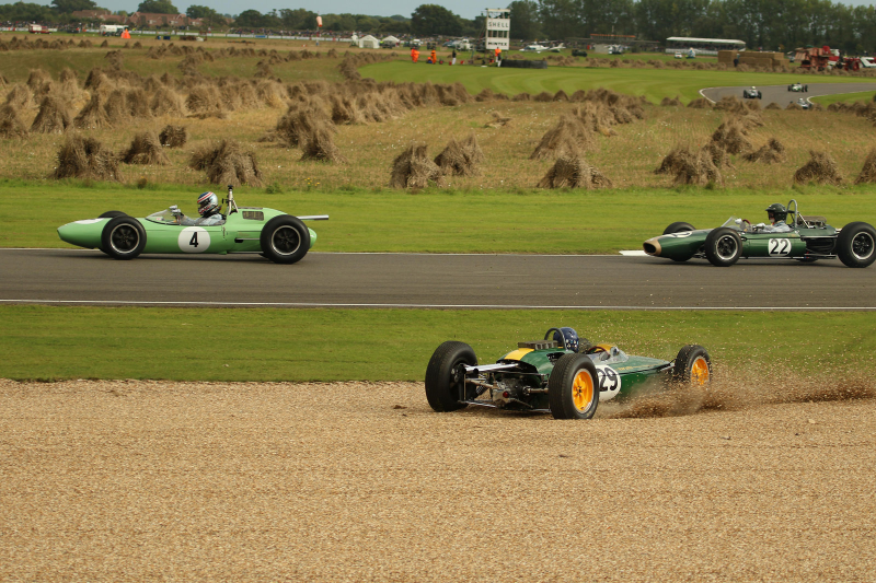 Illustration for article titled The Vintage Racing At The Goodwood Revival Is Simply The Best